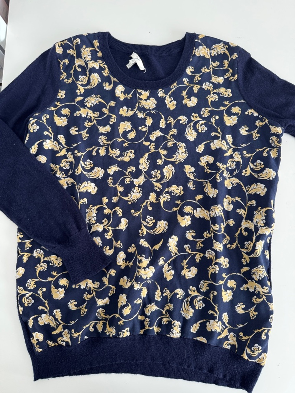 Joie sweater! Lightweight. patterned silk front. Cashmere sleeves & back.Size XS